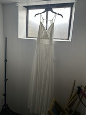 White Sleeveless V-Neck A-Line Full-Length Maxi Wedding Dress, Size L Regular