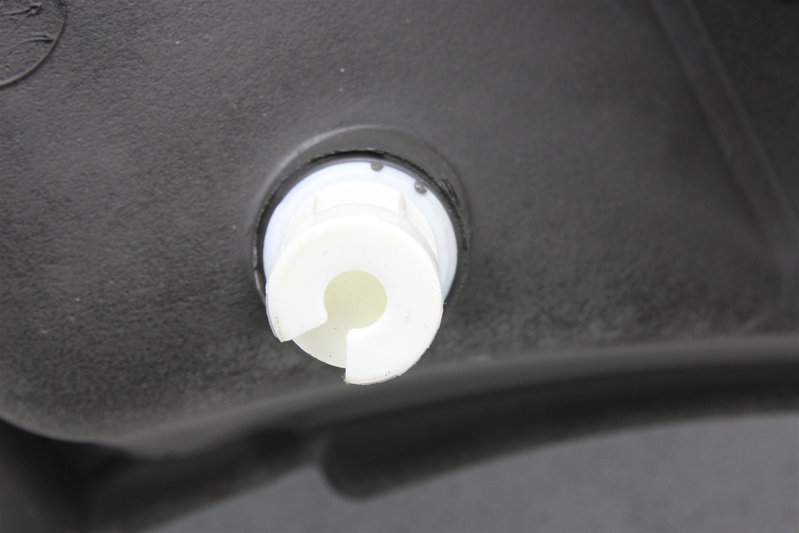 2013 Maserati GranTurismo S Left LH Quarter Panel Trim Cover 08-13