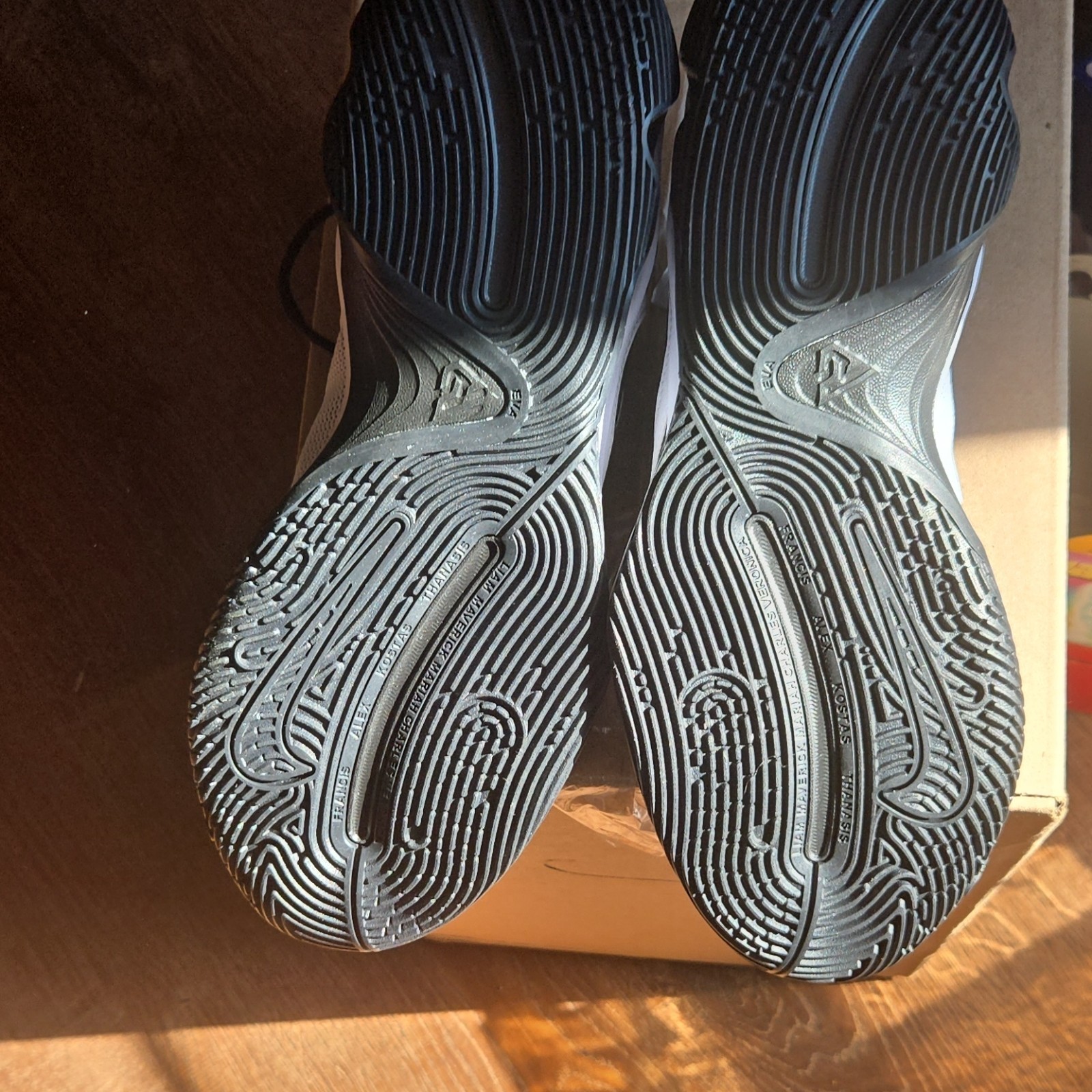 Nike Giannis Immortality Black/White Men's Low Top Basketball Sneakers thumbnail 5