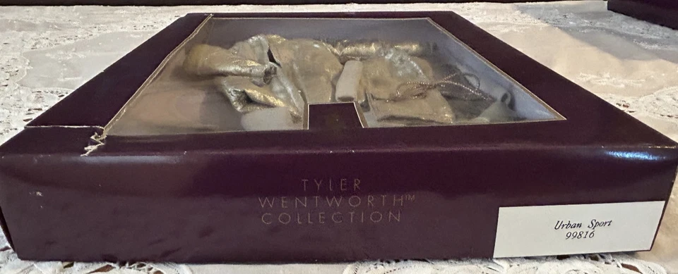 Tyler Wentworth 娃娃服装 - "Urban Sport" 服装 — 第 3/3 张图片