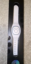 NEW 2025 Disney Parks Magic Band Plus + Solid Color Cream White Cable Included