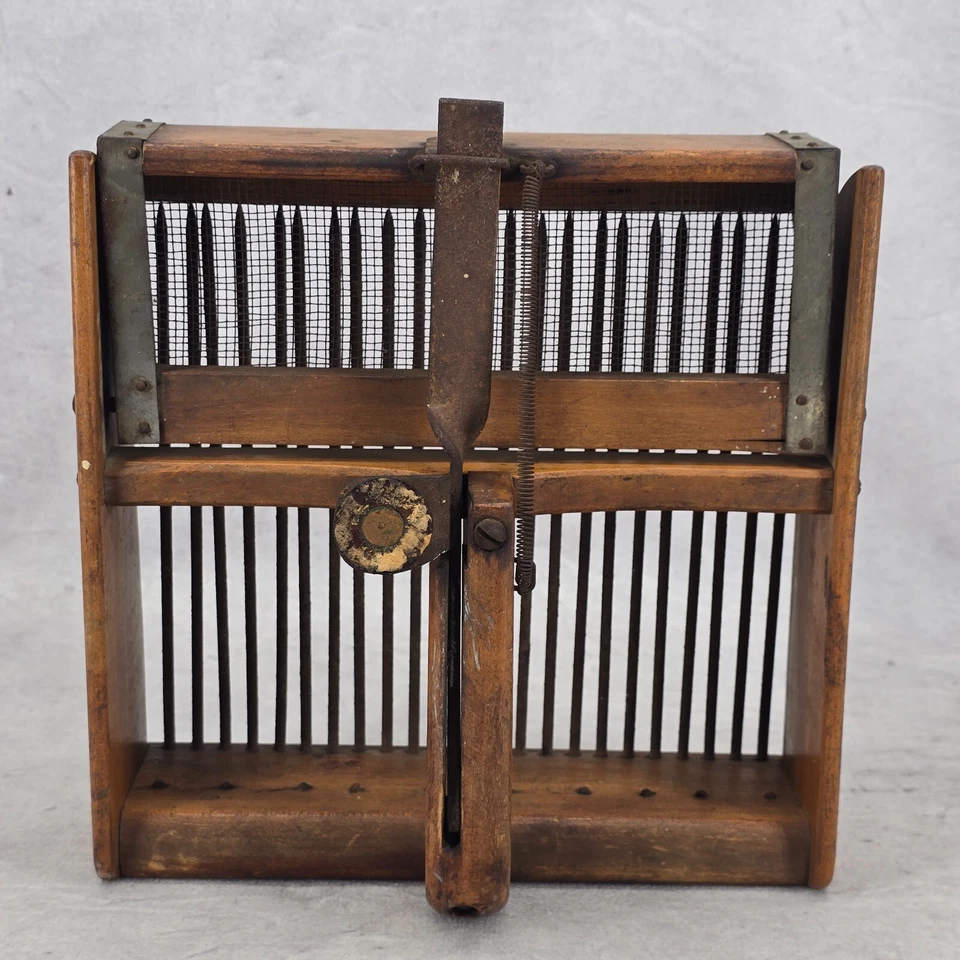 Antique Wooden Berry Picker Primitive Farm Tool with Wire Tines and Mesh Screen - Image 4 of 4