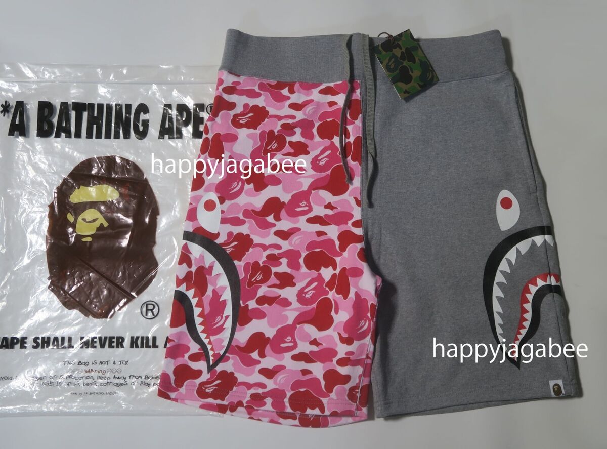 A BATHING APE Men's ABC CAMO SIDE SHARK SWEAT SHORTS A BATHING APE Men's ABC CAMO SIDE SHARK SWEAT SHORTS