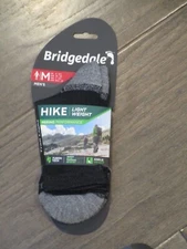 BRIDGEDALE MEN'S HIKE LIGHTWEIGHT MERINO ANKLE HEIGHT BLACK SOCKS  SIZE MEDIUM