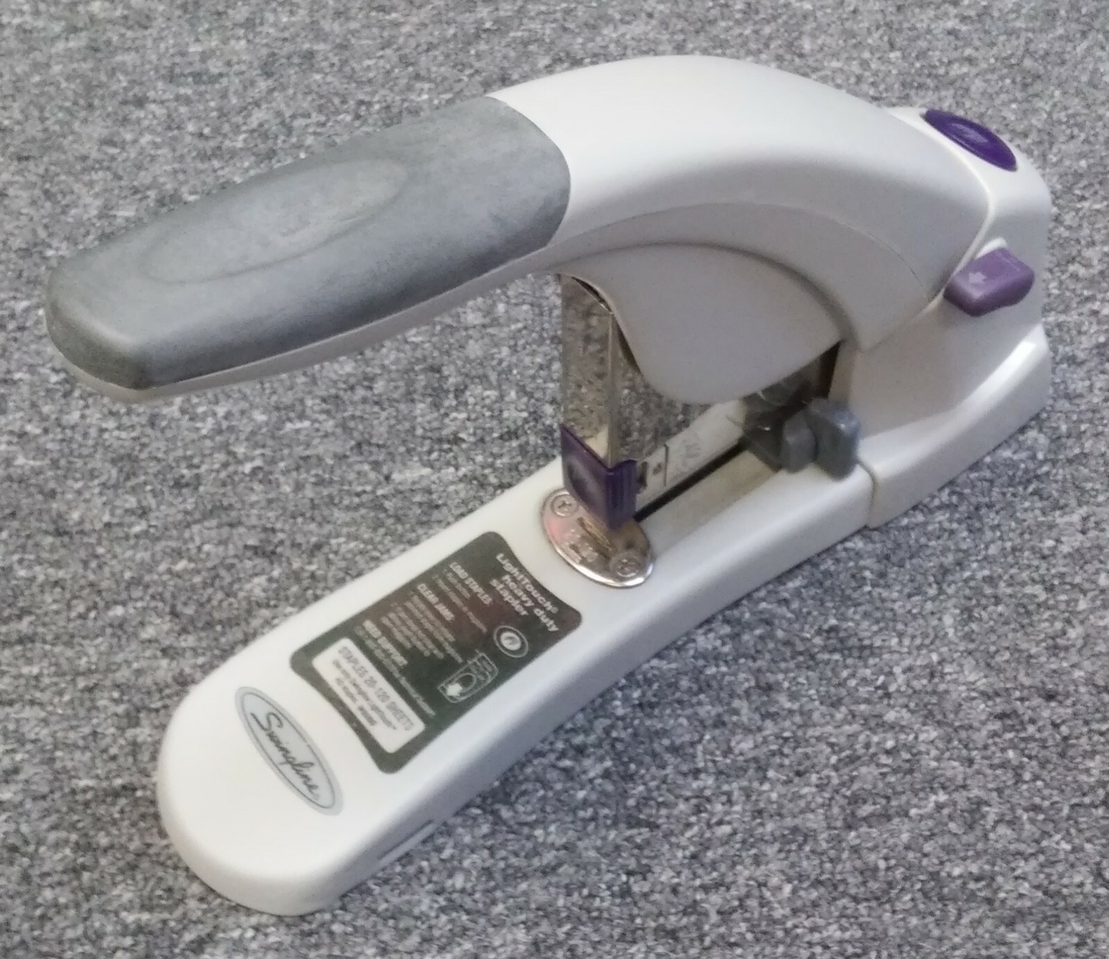 Swingline LightTouch® Heavy Duty Stapler 20120 Sheet Capacity 90010