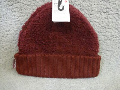 Lululemon Ombre Knit Textured Beanie Cap Hat Burgundy Maroon  display picture 2