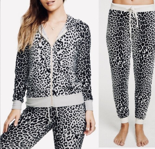 Chaser Leopard Print Lounge Zip Front 