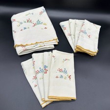 Vtg Round Tablecloth Napkin Set Scalloped Floral Spring Decor Cottage Farmhouse