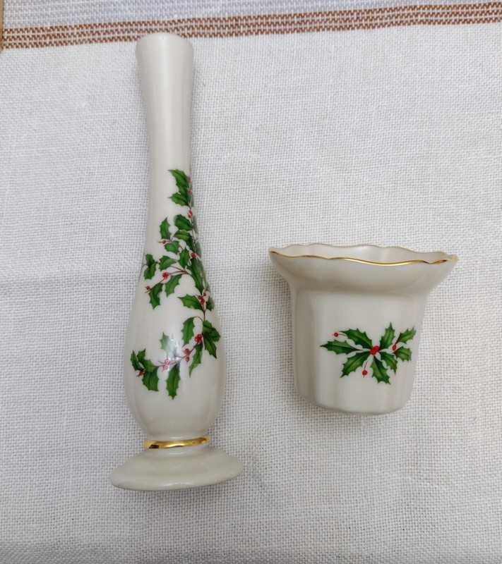 LENOX BUD VASE And VOTIVE Holly & Berry Pattern, Gold Trim, Incl Boxes,Beautiful
