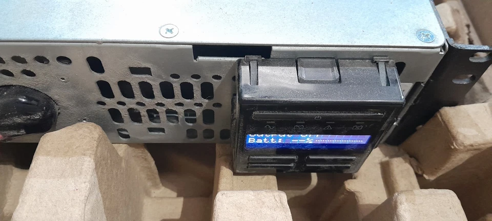 APC SMT3000RMI2UNC Smart-UPS Line-Interactive 2U Uninterruptible Power Supply - Image 3 of 4