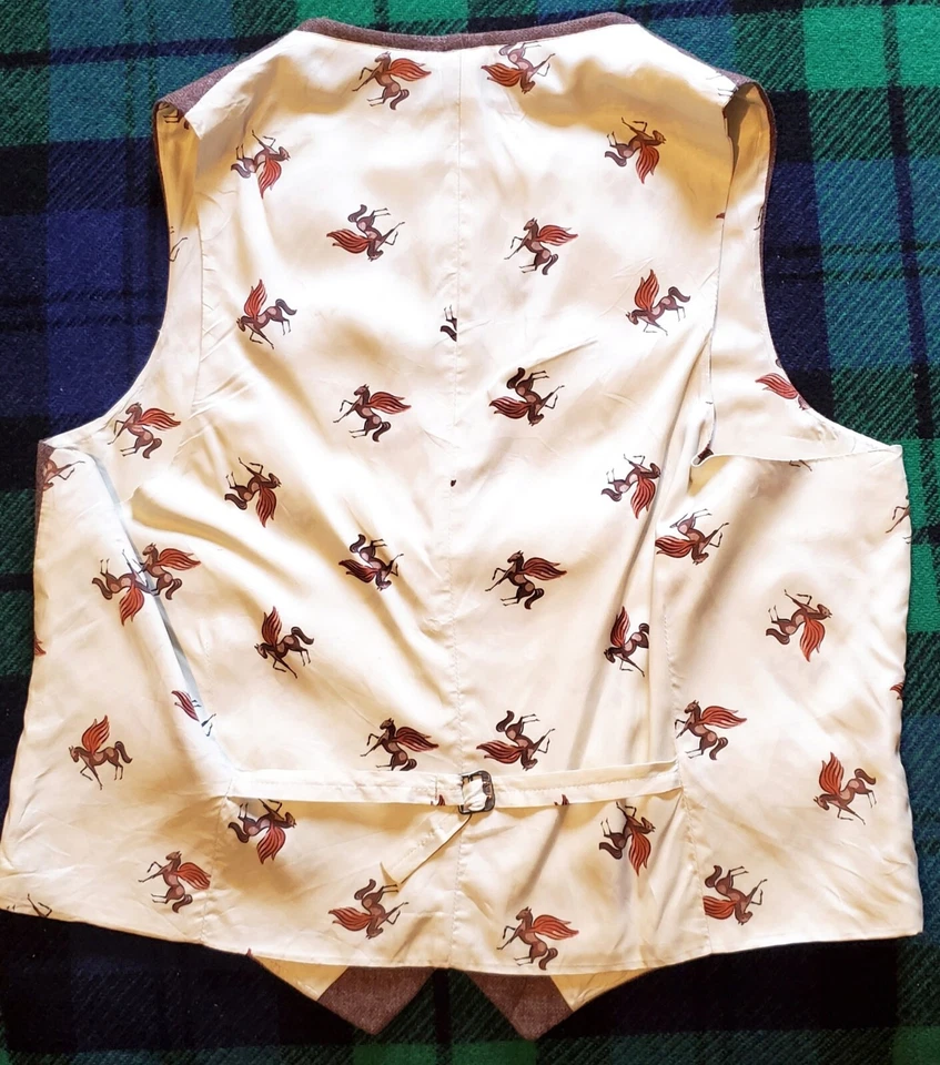Chaleco De Colección Años 70 Seda XL 4 Bolsillos Pegaso Caballo Alado Estampado Mitología con Etiqueta Unión Foto 2 de 4
