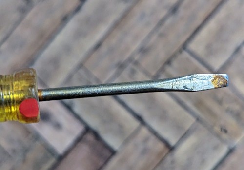 Stanley 64-840 Pocket Flathead Screwdriver - USA - Pocket Clip - Plastic Handle - Picture 4 of 6