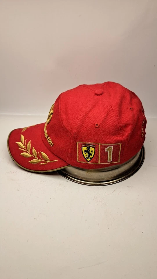 Michael Schumacher F1 2001 Weltmeister Scuderia Ferrari F2001 Cap mit Etiketten - Bild 4 von 4