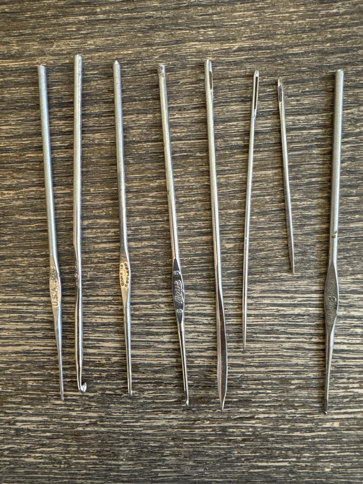 Vintage Embroidery Floss 100 Skeins + Crochet Hooks, Needles, 5" Hoop+ supplies - Image 3 of 4