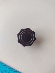 Chicago DAKA-WARE 1-1/8" Knob For 1/4" Shaft - Used