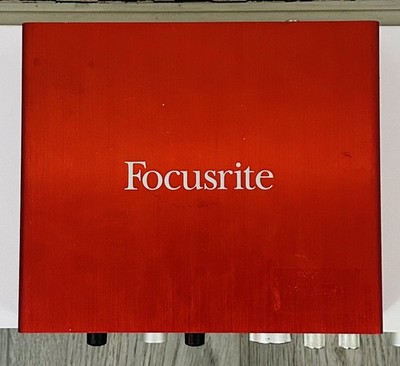 Focusrite Scarlett 6i6 2. Generation USB Audio Interface Rot