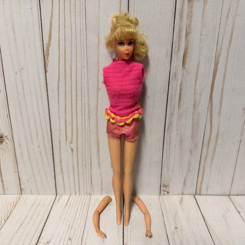Vintage Talking Barbie Doll 1115 With Original Outfit Arms Broken Off Mute
