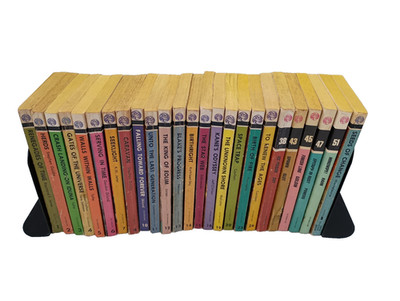 Vintage Laser Science Fiction Books! Lot of 25. Tim Powers, Jerry Pournelle...