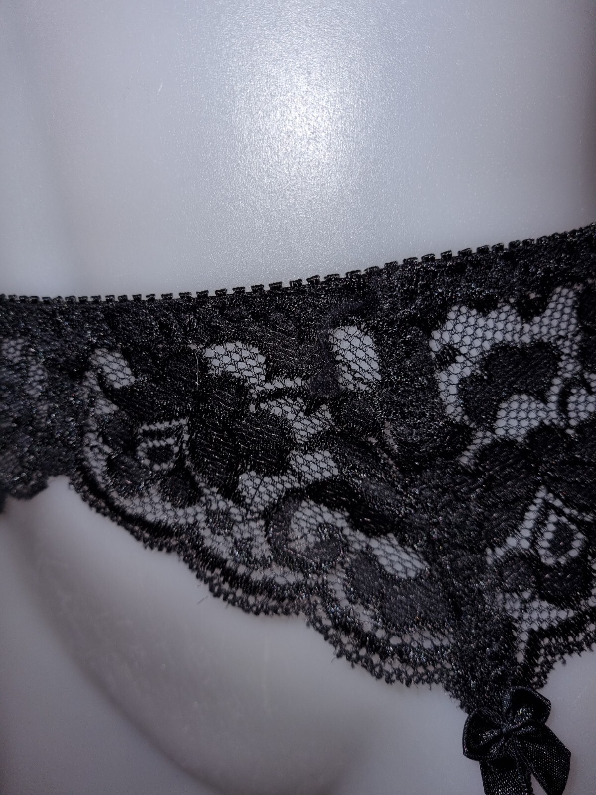 black floral lace SUNBURST suspender belt size 2426 Inch