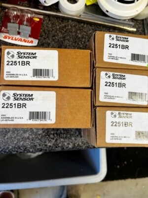 NEW SYSTEM SENSOR 2251BR DETECTOR HEAD (24 AVAIL., FREE SPEEDY SHIPPING!)