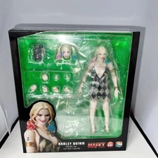 Medicom Toy MAFEX No.042 DC Universe Harley Quinn Dress Ver. Figure