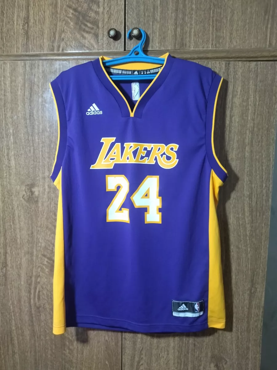 Los Angeles Lakers Kobe Bryant 24 Jersey T-shirt Adidas Size M. Used.