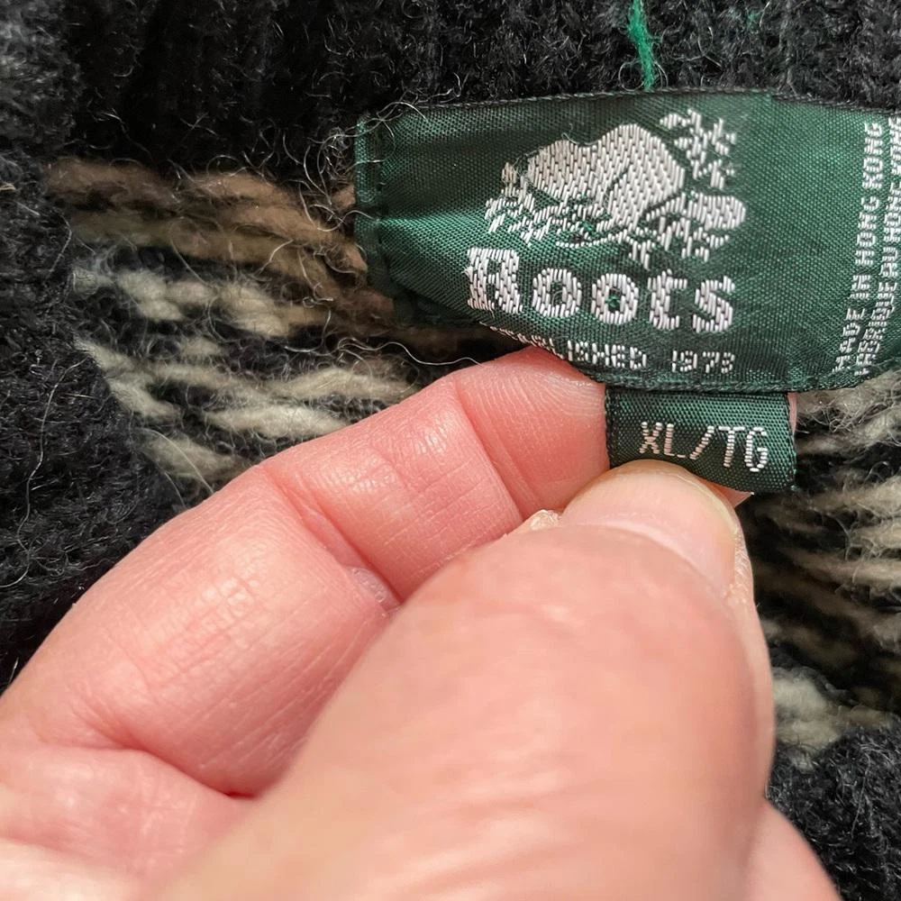 ROOTS Canada Shetland Wool Crew Neck Long Sleeve Sweater Black