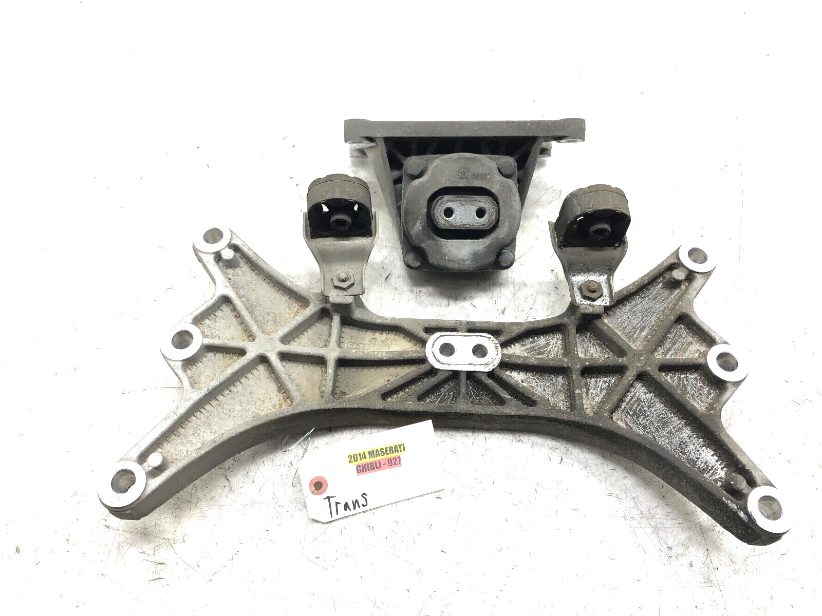 2014-2019 MASERATI GHIBLI RWD AUTO TRANSMISSION BRACKET SUPPORT OEM.