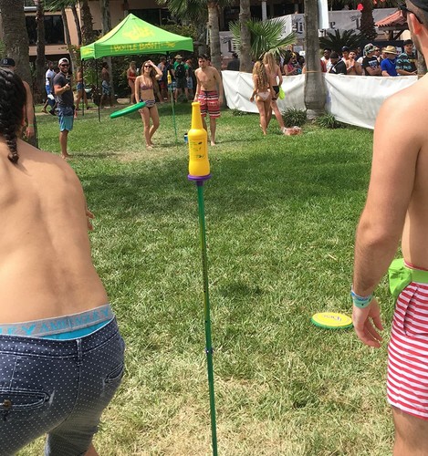 Bottle Bash Outdoor Game Set – New Fun Disc Toss Game for Family Adult & Kids - Picture 5 of 6