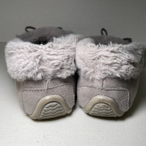 Nautica Women’s Slippers Rubber Soles Size 9 Gray Faux Suede Fuzzy Inner Shoes - Picture 8 of 9