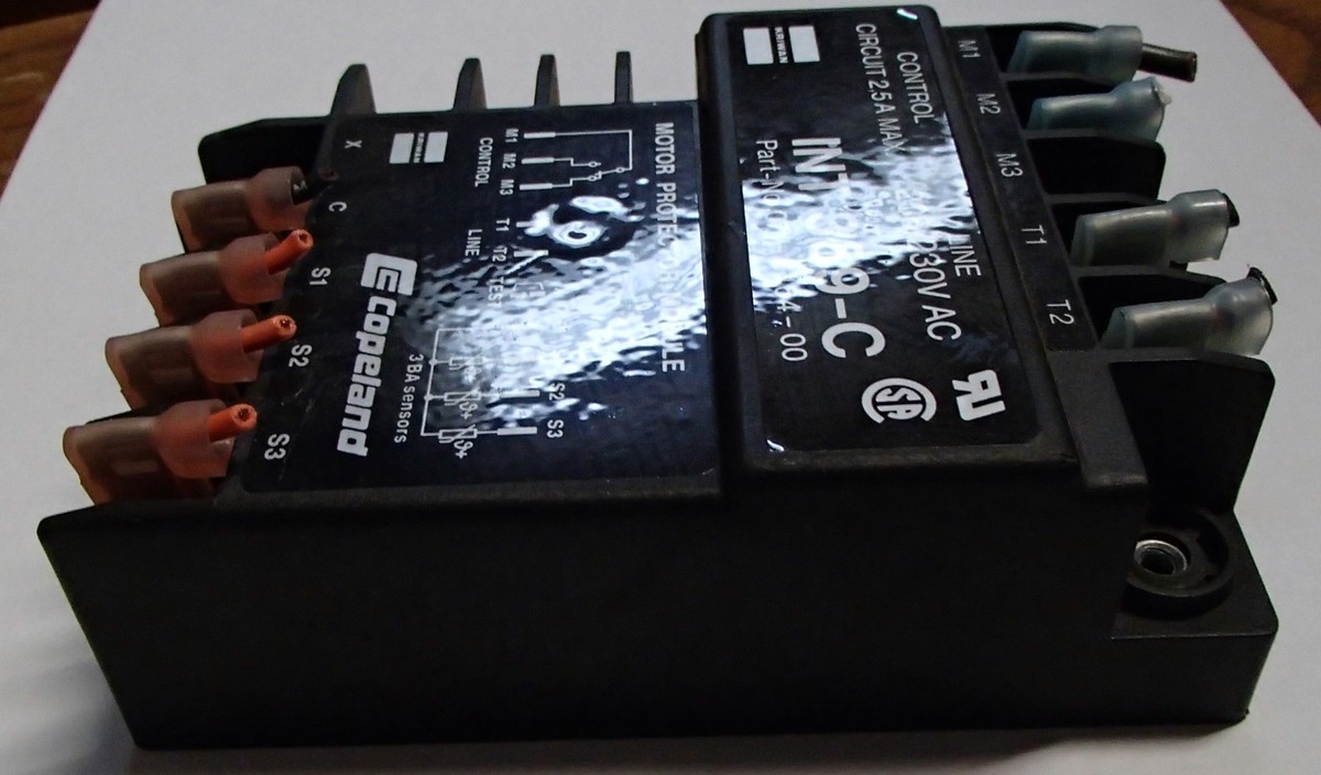 IWACOです❣️0710 Copeland Kriwan Motor Protector Module 071-0464-00 / INT 369