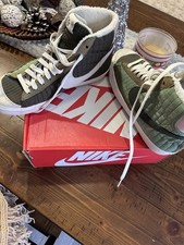 Nike Blazer Mid 77 Youth Size 6y . Quilted Khaki Green , Hunter Green And Pink .