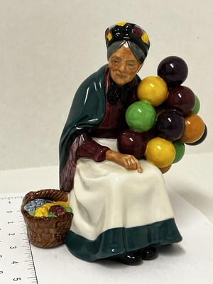 ORIGINAL Royal Doulton - The Old Balloon Seller, Porcelain Figurine 1928 Rare