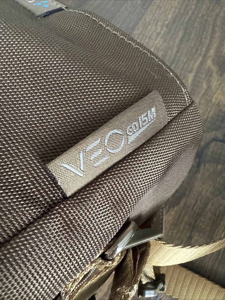 Vanguard VEO GO 15M Bolsos de Hombro/Cubierta para Lluvia - Bolso Marrón/Correa Dorada Foto 3 de 4