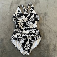 Lands' End One Piece Swimsuit MEDIUM Black White Floral Vacation Ruched Tropical