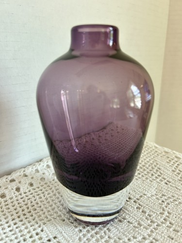 Vaso/bottiglia vetro arte ametista viola 4,75"" base trasparente pesante - Foto 2 di 6