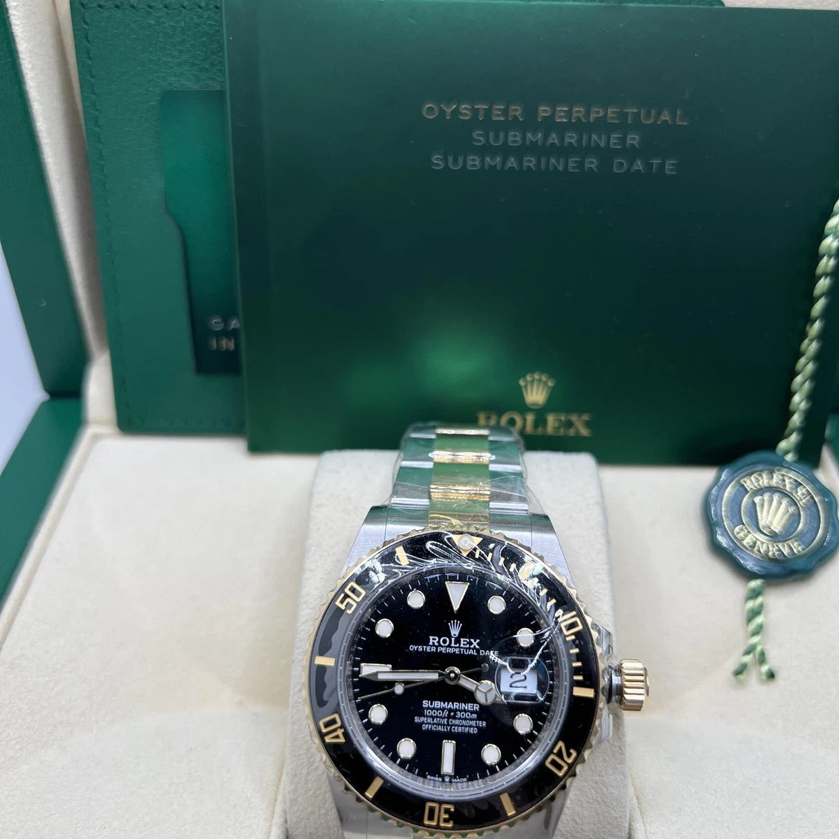 Rolex - Submariner Date - 41 mm - Oystersteel & Yellow Gold