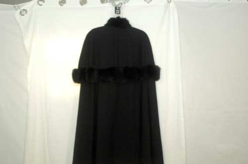 George Simonton Black Cape Designer Coat Jacket Poncho w/ Fur Trim Accent Collar - Picture 4 of 12
