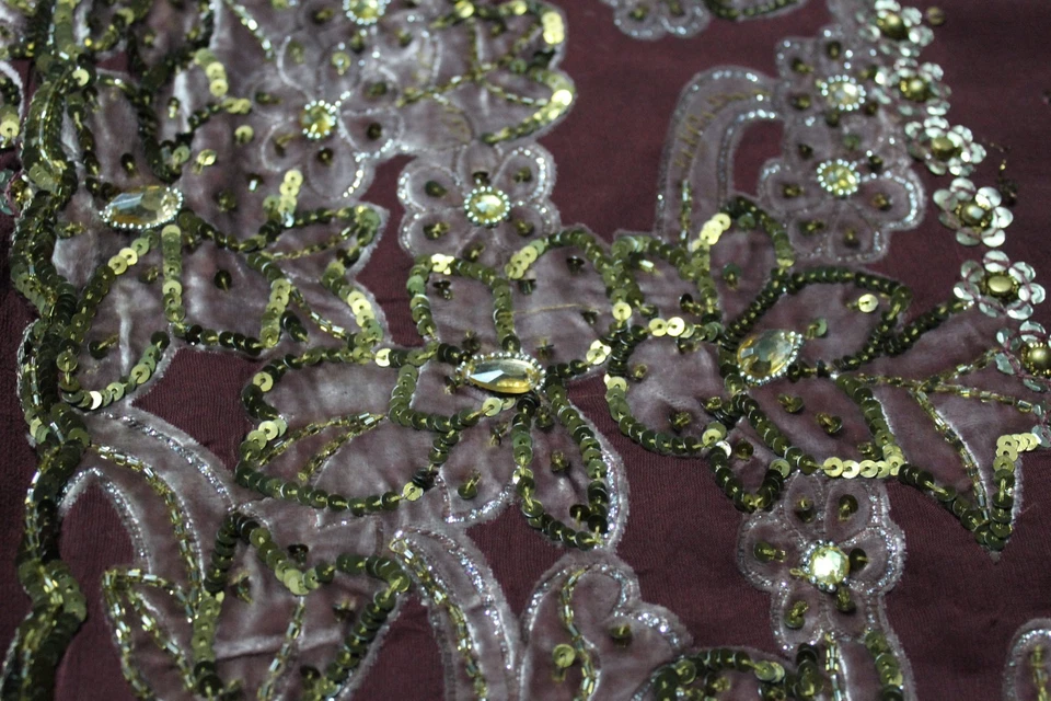 INDIAN PAKISTANI BROWN VINTAGE GEORGETTE VELVET FLORAL CUT WORK, SEQUIN SARI - Image 4 of 4