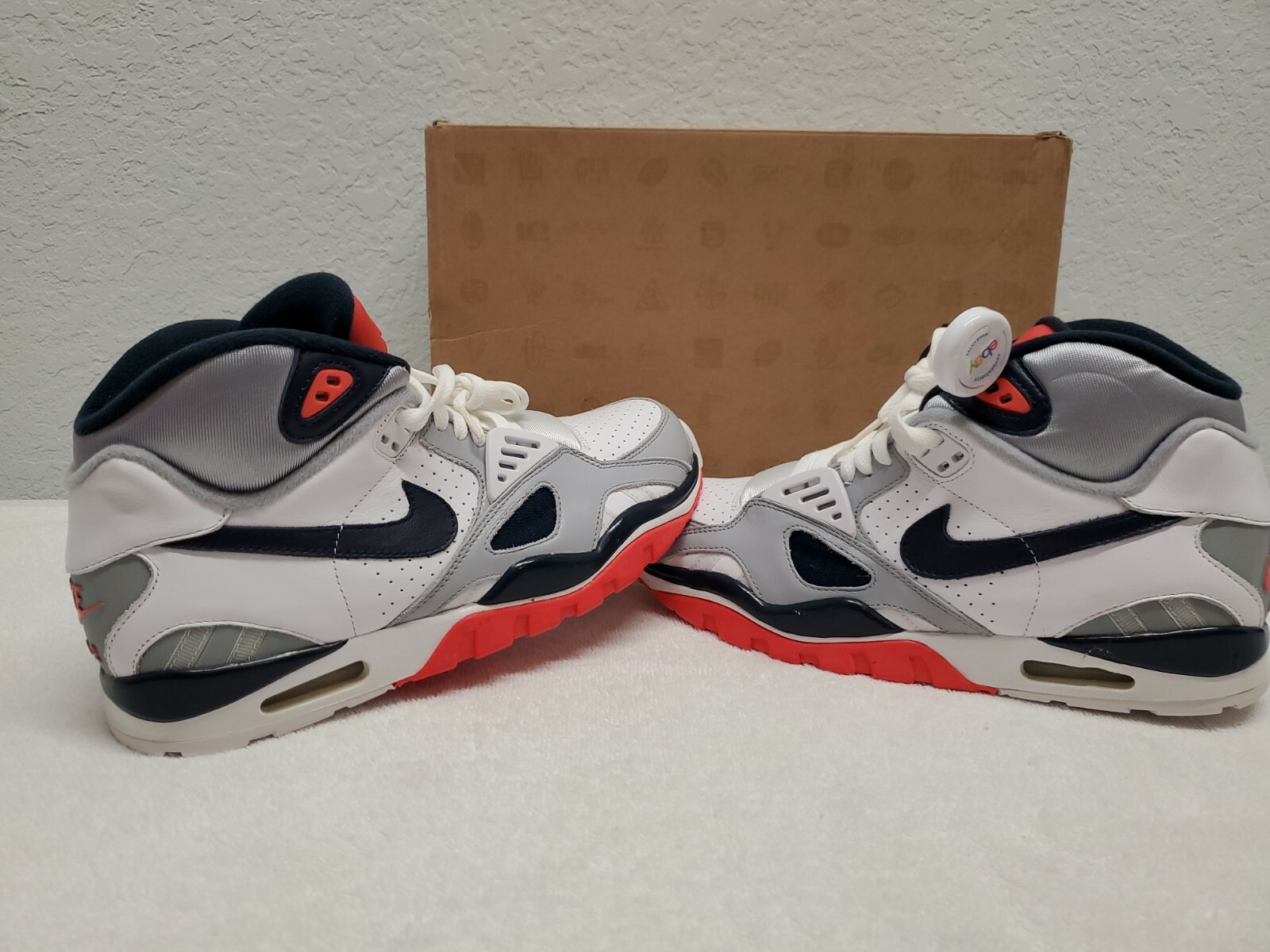 nike air trainer qs