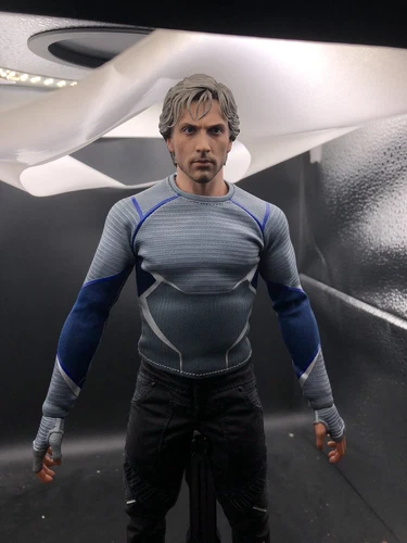 Figura Hot Toys Quicksilver The Avengers Age of Ultron 1/6 Marvel MMS302 12"