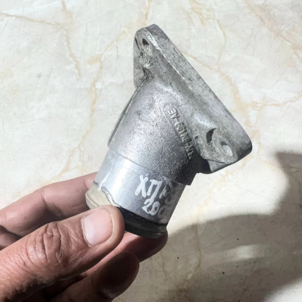 Jaguar X type 2007 Thermostat Housing Cover Genuine OEM - image 4 of 4