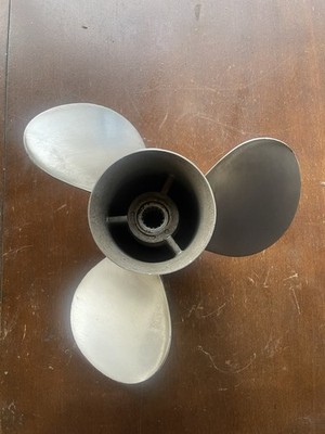 48-73982-21 Mercury Propeller SST 13-3/4x21 RH 3-blade 15-spline  48-73982 D2