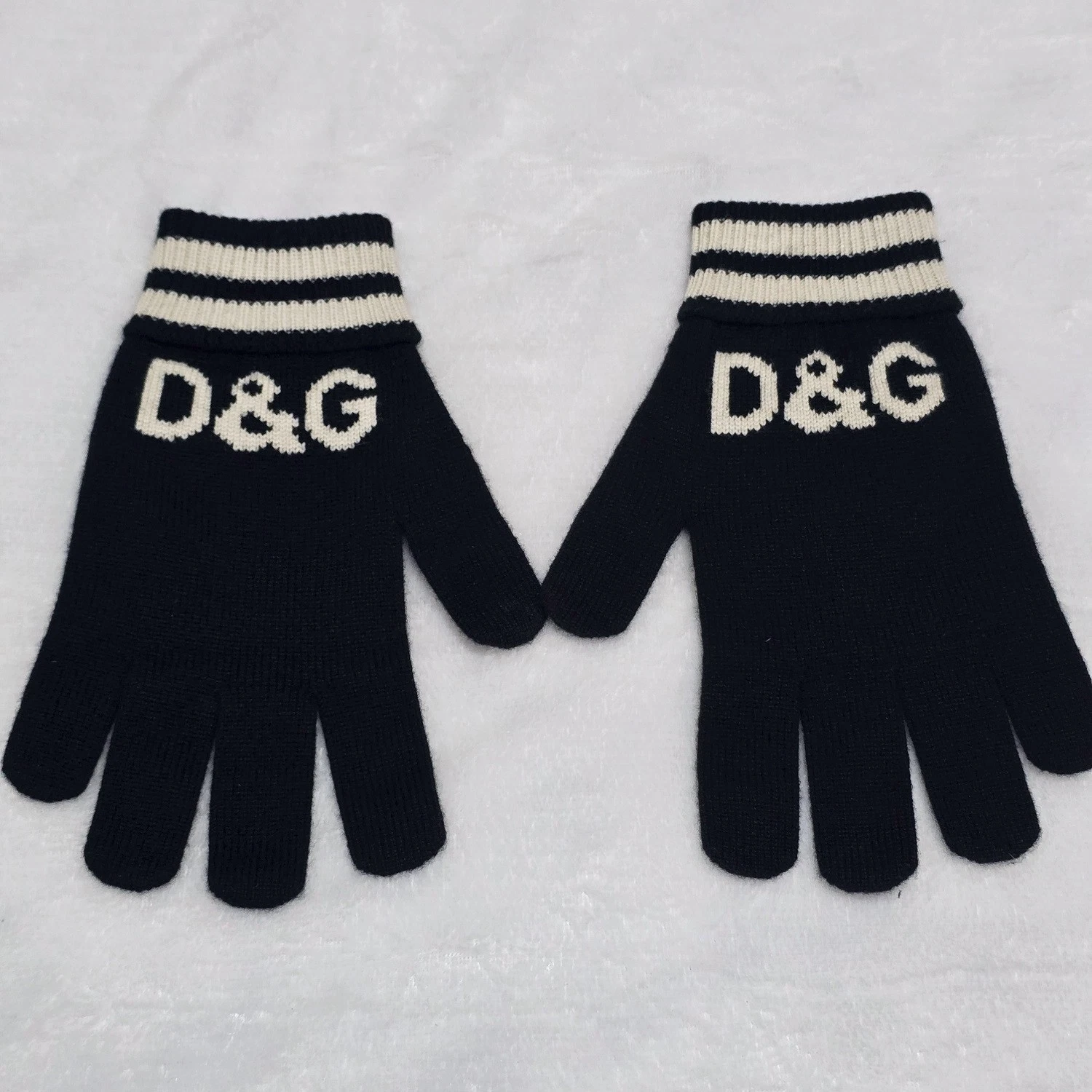 Dolce & Gabbana Cashmere Winter Gloves Black | Size M | MSRP $450 | NWOT