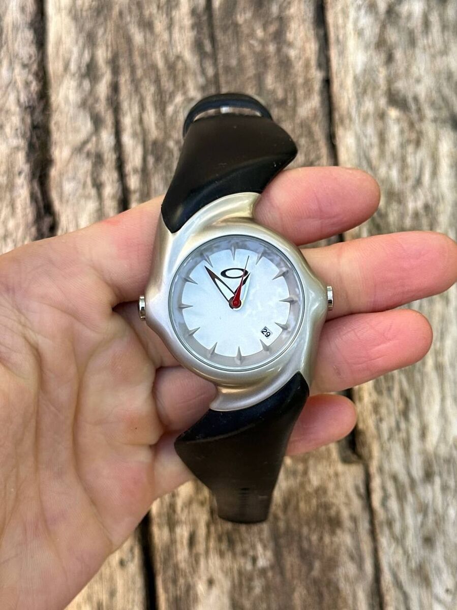 Oakley crush 2.0 00s watch y2k tech nike triax vintage Oakley crush 2.0 00s watch y2k tech nike triax vintage