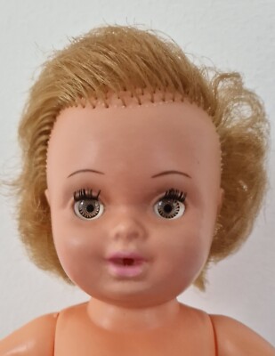 Poupée Bella Articulée 28 Cm, Robe Rosette, En Boîte
