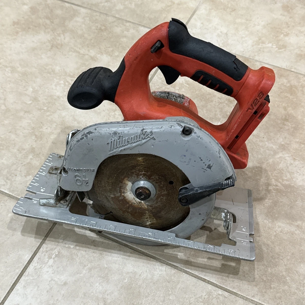 Milwaukee 28 online volt circular saw