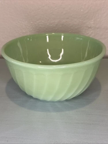 Vintage Fire King Oven WARE Jadeite 7" Green Swirl Shell Mixing Bowl Batter USA