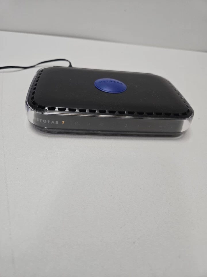 Netgear N600 4-Port Gigabit Wireless N Router N600 - Image 2 of 4