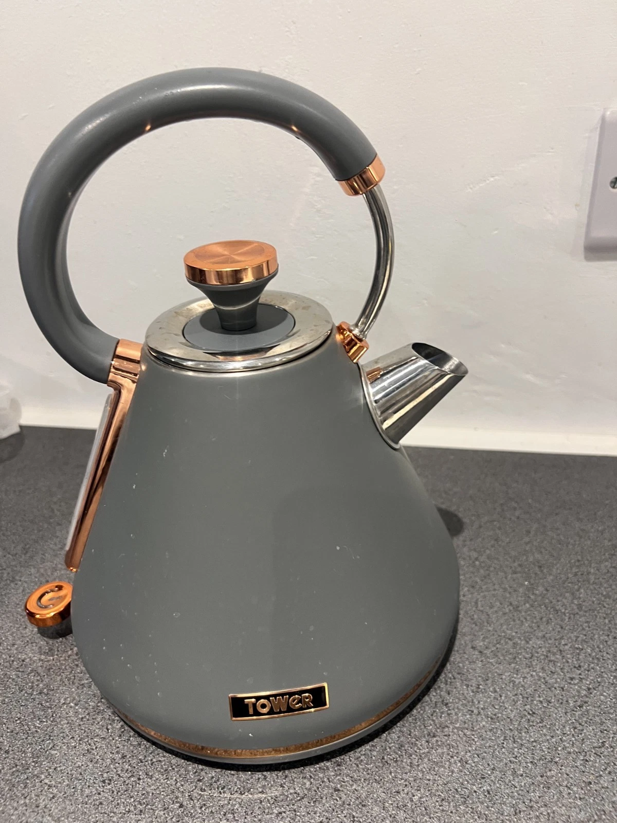 Tower Cavaletto 1.7L Electric Pyramid Kettle Rose Gold Edition